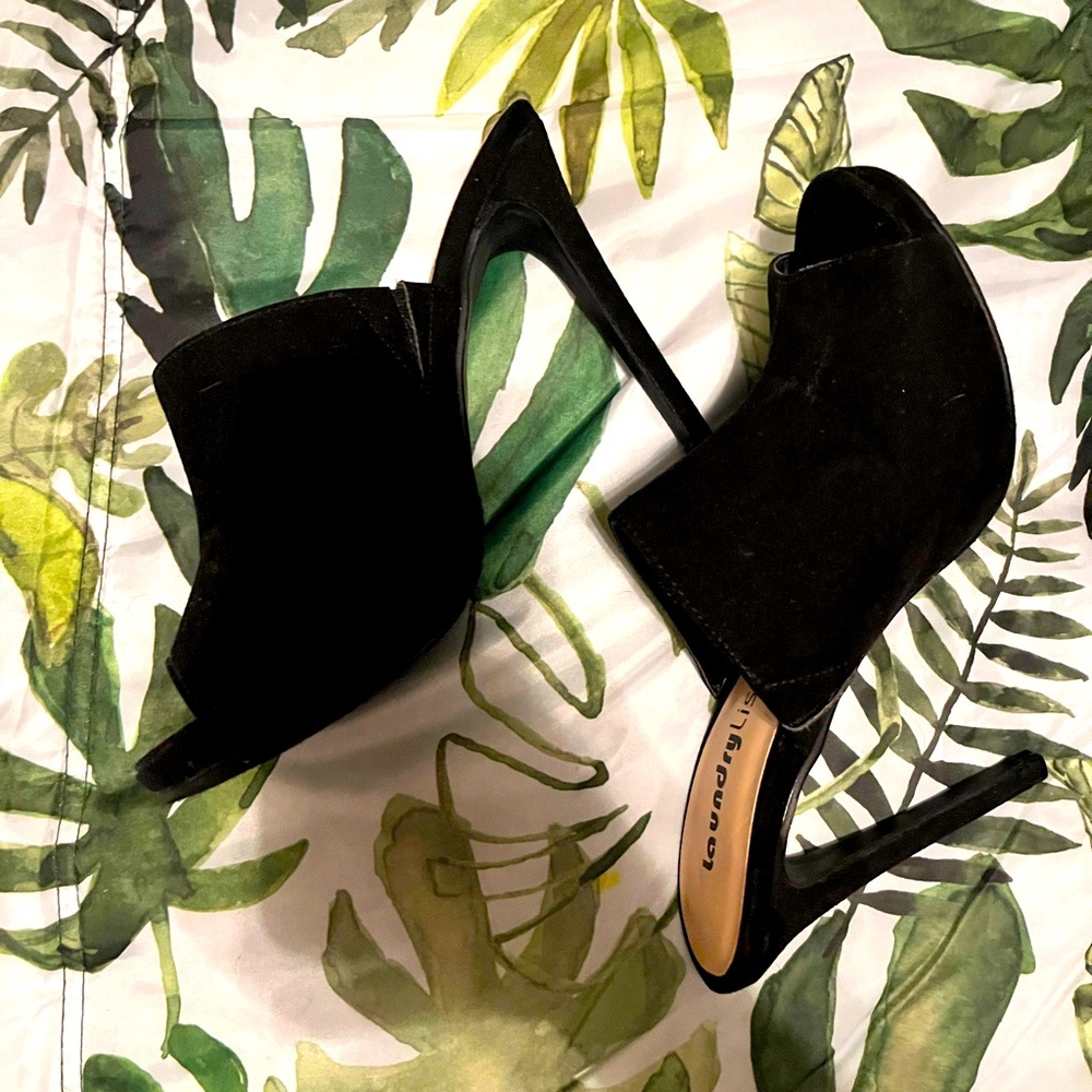Sexy suede like heels -8.5